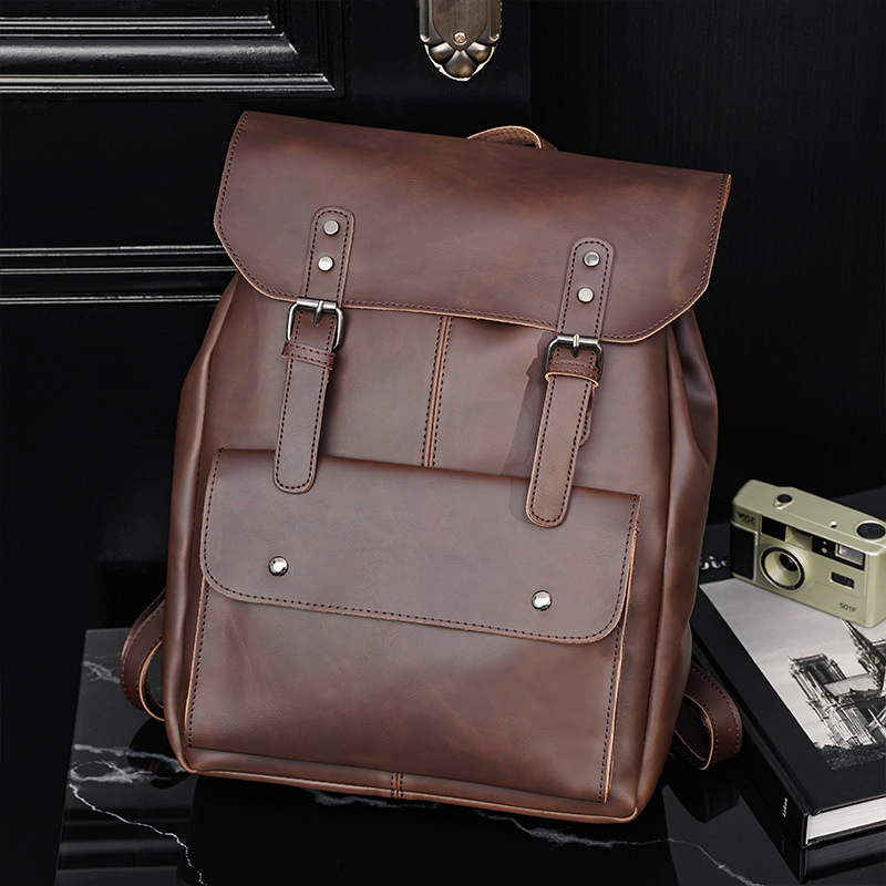 Leather Work Rucksack Mens - ヴィンテージ風のメンズレザーバックパック。14インチのノートパソコンが入るサイズで、防水性があり、大容量。普段使いやハイキング、ビジネス、仕事に最適。